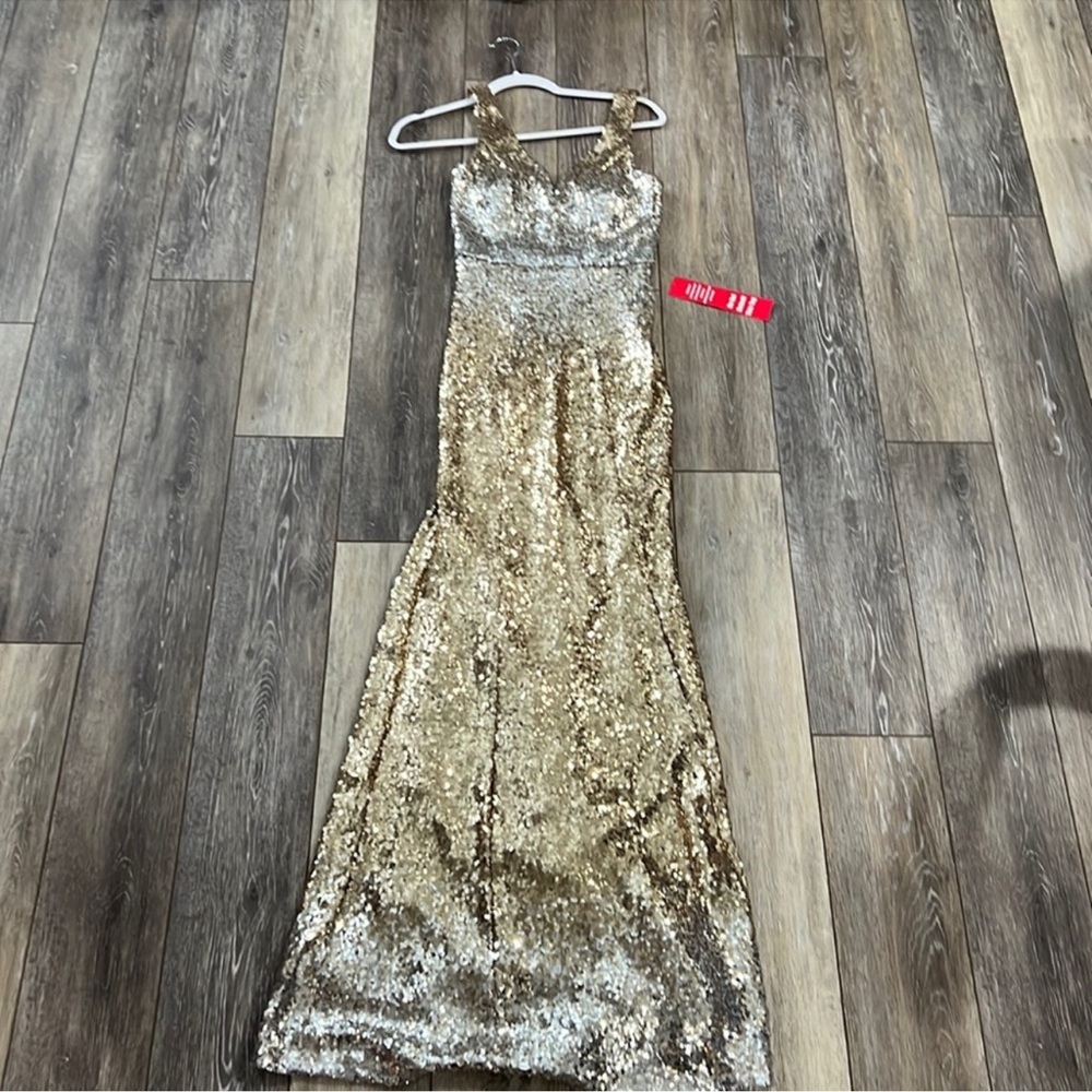 NWT long sequence gown, gold